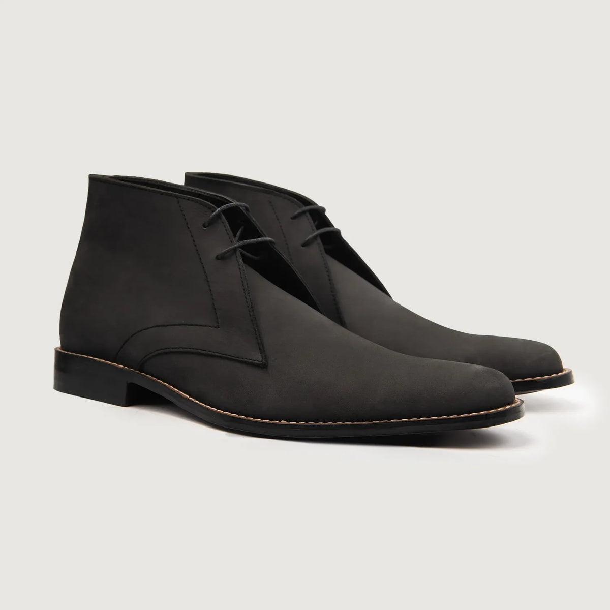Corry Chukka Чорний Nubuck Шкіряні черевики для Чоловіків For Men у натуральній чорній воловій шкірі - Вигляд збоку | Купити в офіційному онлайн-магазині
