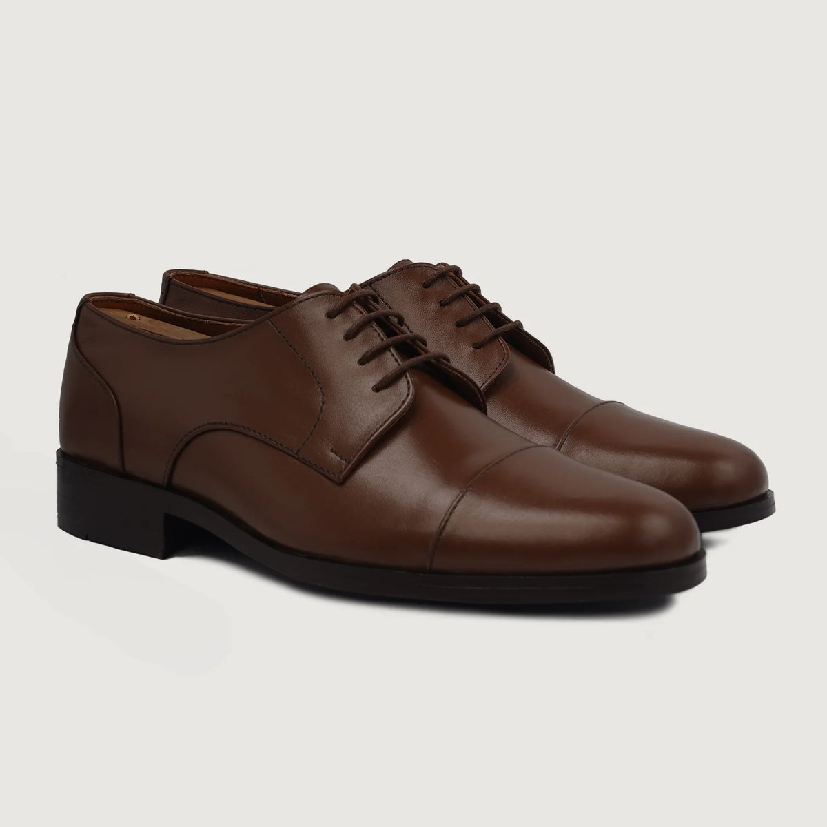 Attorney Derby Коричневий Шкіряне взуття для Чоловіків For Men in Brown Full-Grain Leather - Вигляд збоку | Купити в офіційному онлайн-магазині