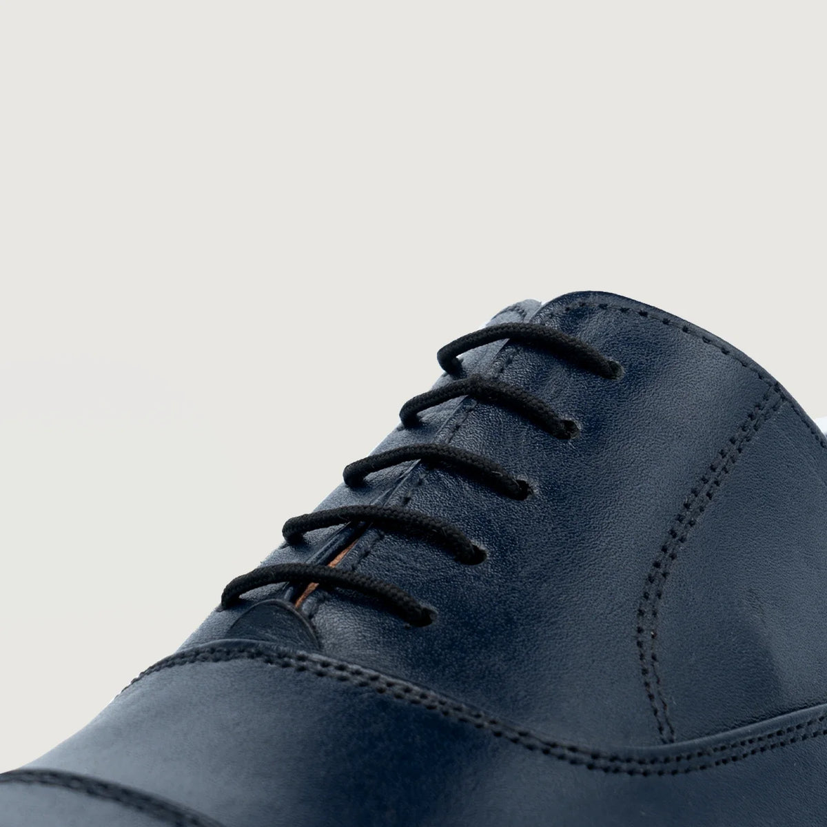 High-Traction Rubber Outsole & Lug Tread Pattern on Professor Oxford Midnight Синій Шкіряне взуття для Чоловіків For Men