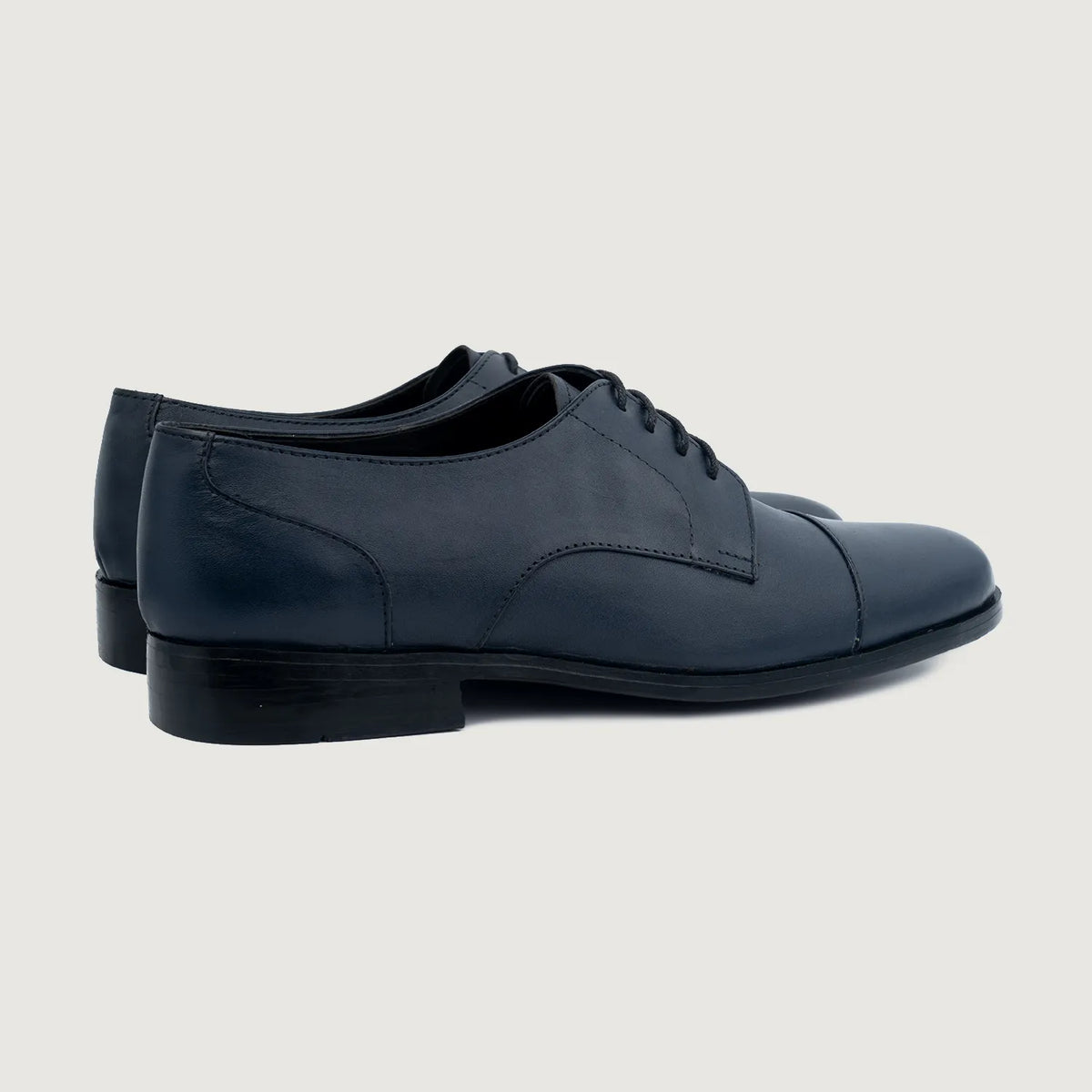 High-Traction Rubber Outsole & Lug Tread Pattern on Attorney Derby Midnight Синій Шкіряне взуття для Чоловіків For Men