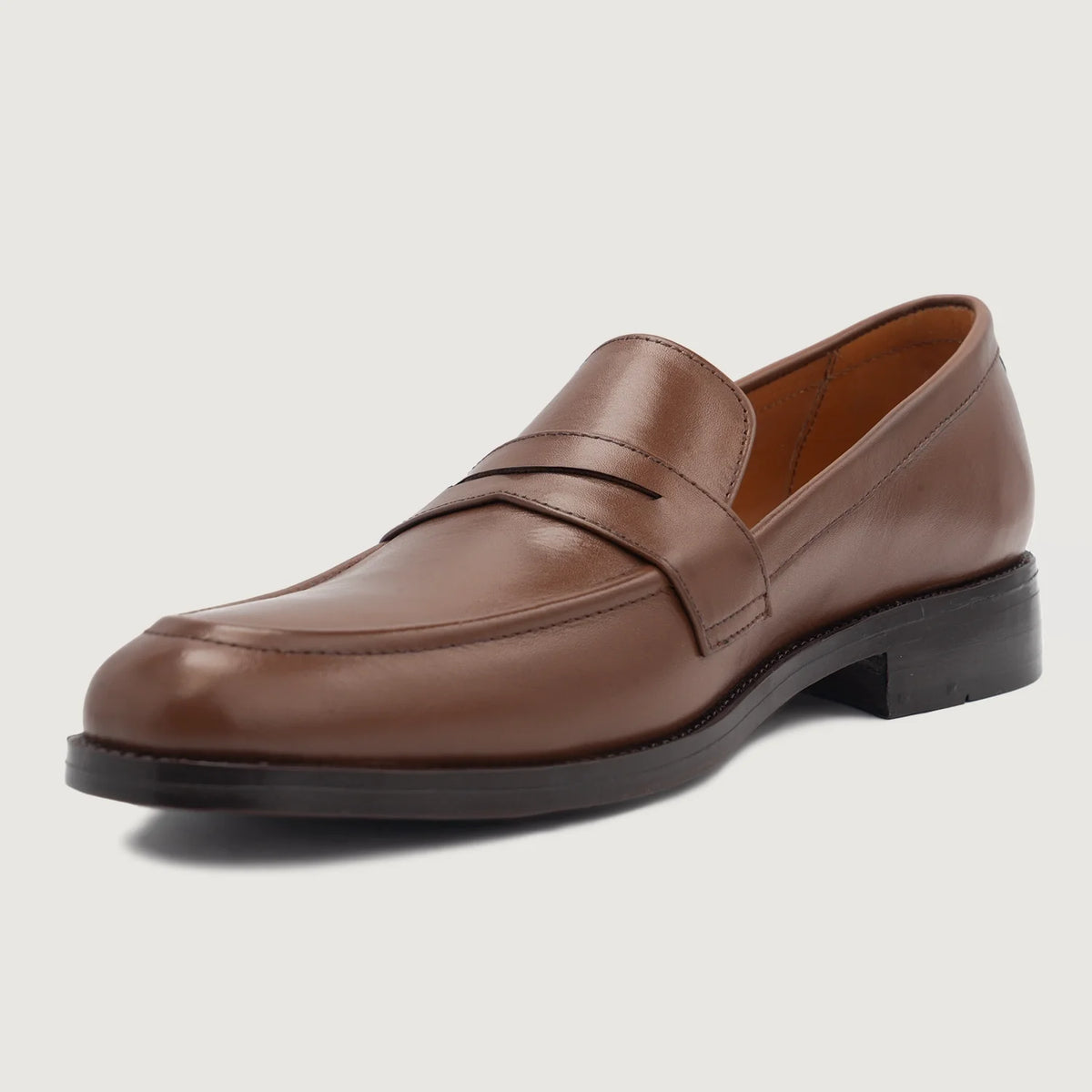High-Traction Rubber Outsole & Lug Tread Pattern on Baxton Коричневий Шкіряні лофери для Чоловіків