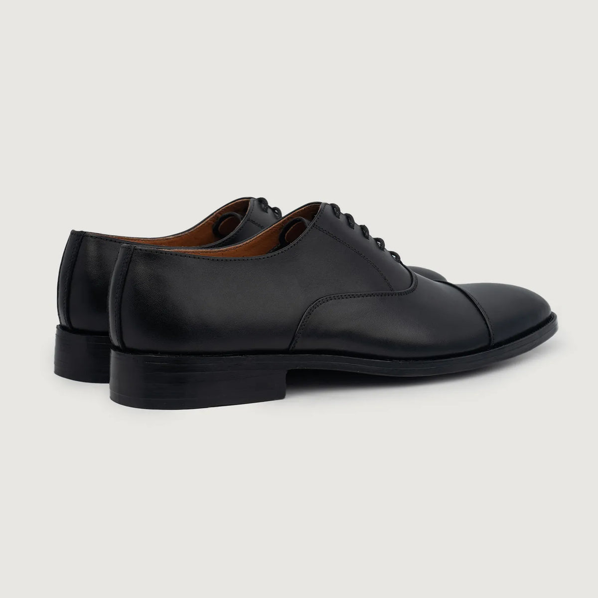 High-Traction Rubber Outsole & Lug Tread Pattern on Professor Oxford Чорний Шкіряне взуття для Чоловіків For Men