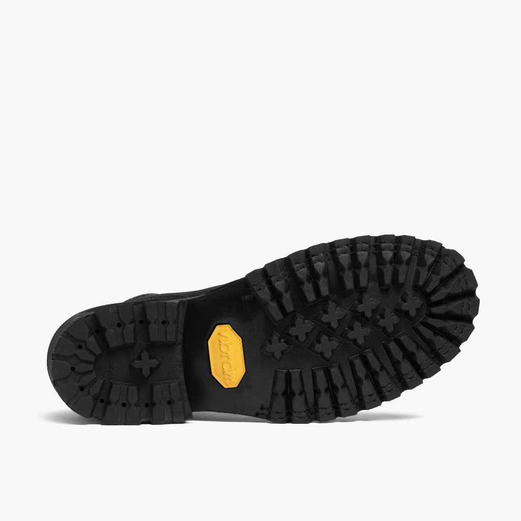 High-Traction Rubber Outsole & Lug Tread Pattern on Challenger Чорний Matte Шкіряні черевики для Чоловіків