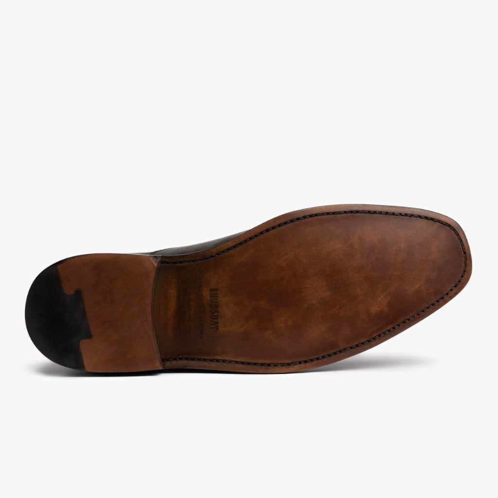 High-Traction Rubber Outsole & Lug Tread Pattern on Executive Чорний Шкіряні кеди для Чоловіків