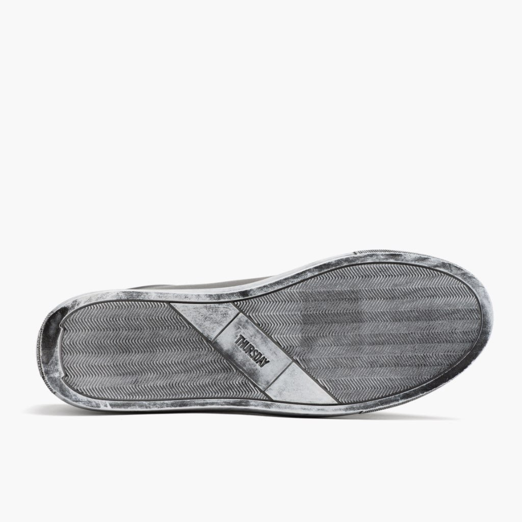 High-Traction Rubber Outsole & Lug Tread Pattern on Premier Low Top Distressed Grey Шкіряні кеди для Чоловіків For Men