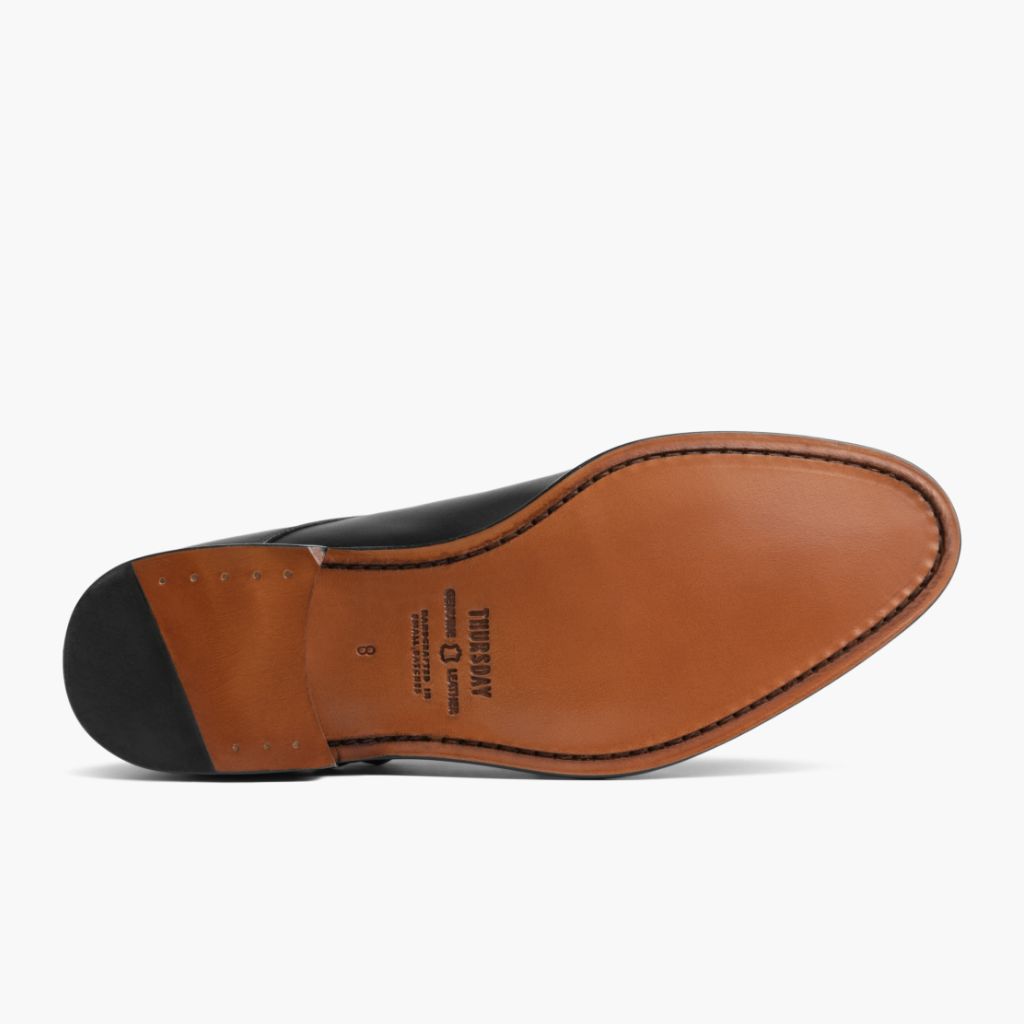 High-Traction Rubber Outsole & Lug Tread Pattern on Saint Чорний Шкіряні лофери для Чоловіків For Men