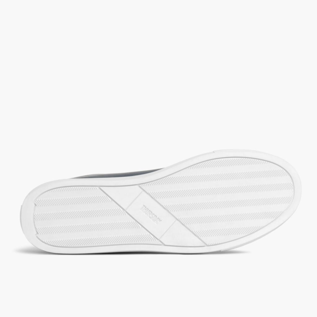 High-Traction Rubber Outsole & Lug Tread Pattern on Premier Low Top Deep Синій Шкіряні кеди для Чоловіків For Men