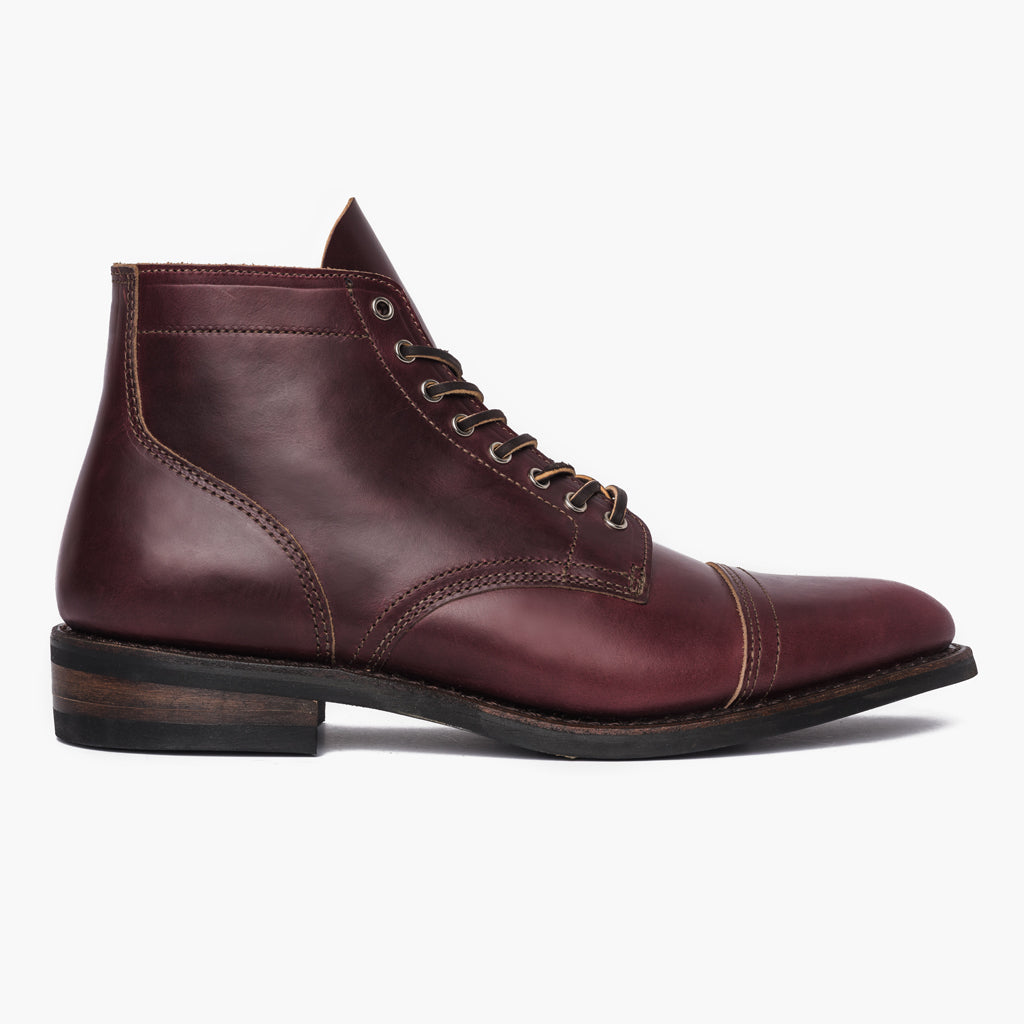 Classic Full-Grain leather Boots - Рантова конструкція Goodyear Welt та носок взуття