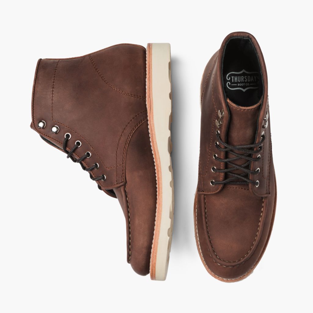 High-Traction Rubber Outsole & Lug Tread Pattern on Diplomat Arizona Adobe Шкіряні черевики для Чоловіків