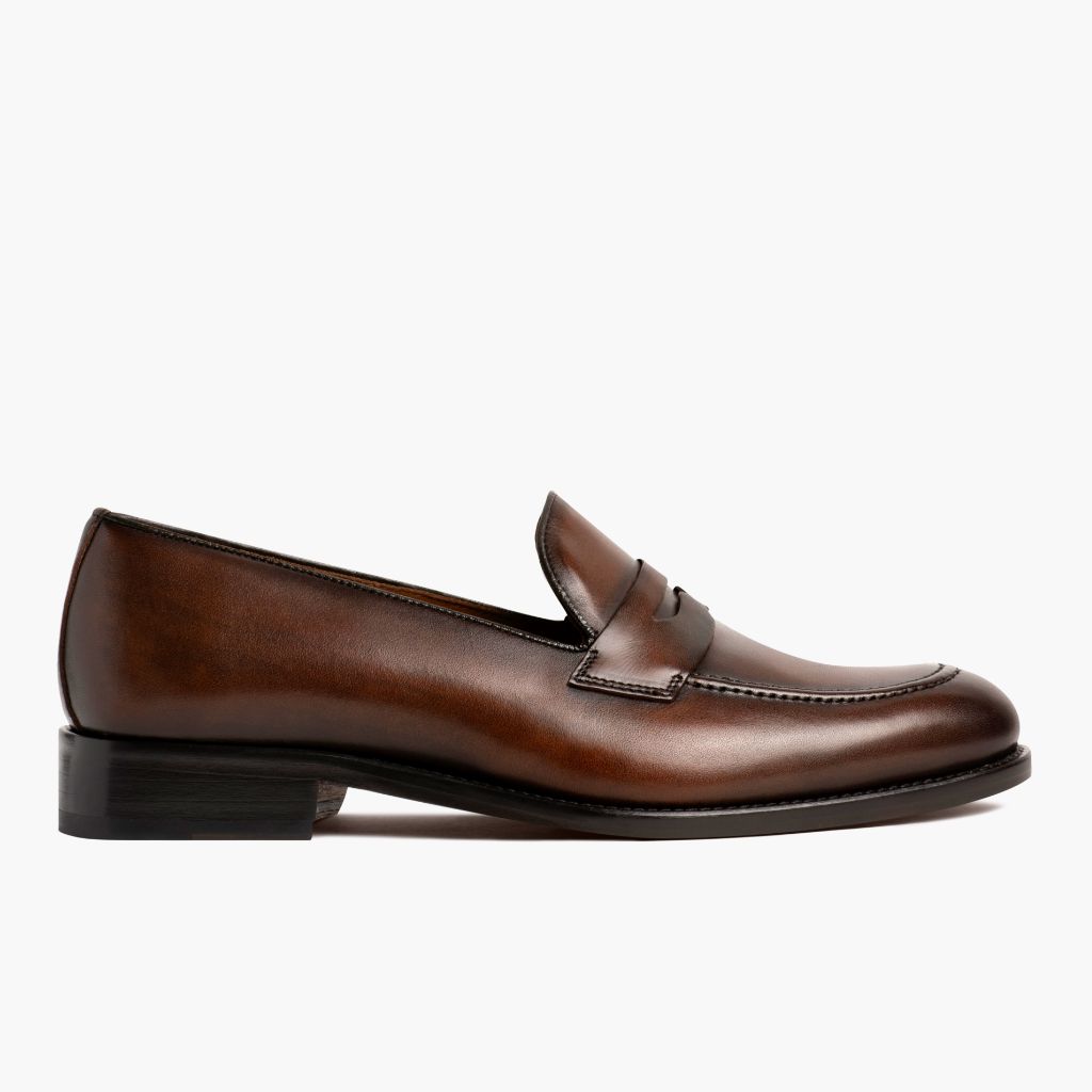 Classic Full-Grain leather Sneakers - Рантова конструкція Goodyear Welt та носок взуття