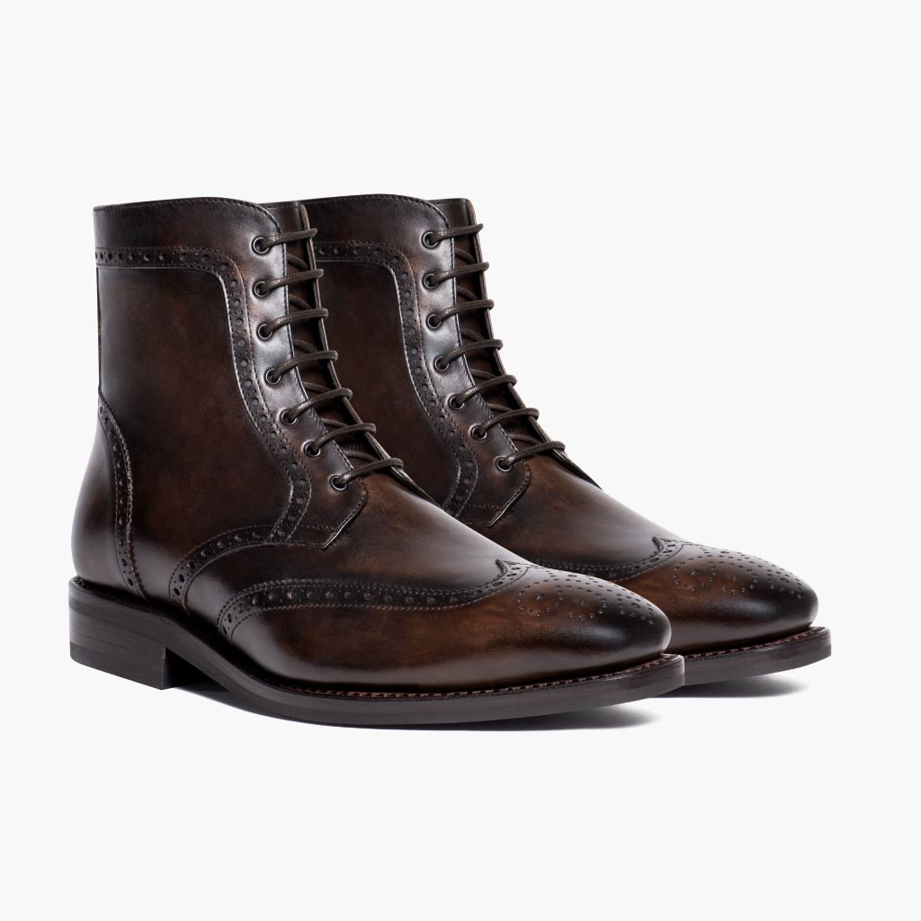 Wingtip Dark Oak Шкіряні черевики для Чоловіків For Men in Classic Full-Grain Leather - Вигляд збоку | Купити в офіційному онлайн-магазині