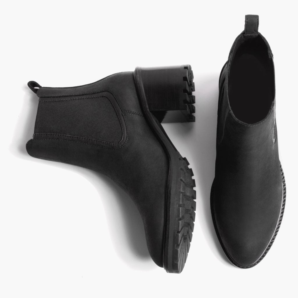 High-Traction Rubber Outsole & Lug Tread Pattern on Knockout Чорний Matte Шкіряні черевики для Жінок