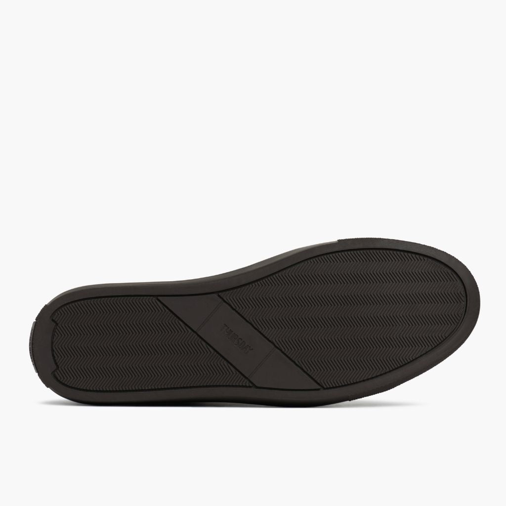 High-Traction Rubber Outsole & Lug Tread Pattern on Premier Low Top Tobacco Шкіряні кеди для Жінок