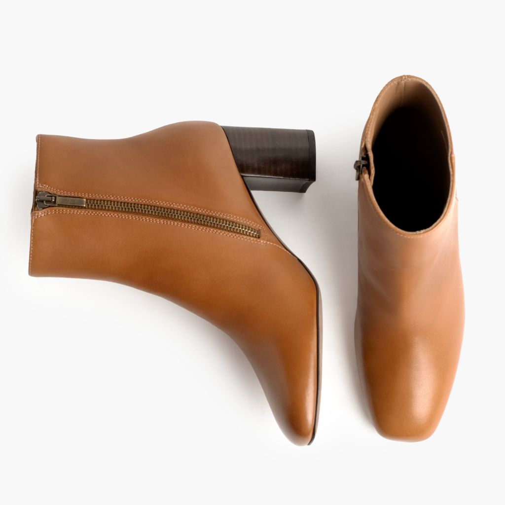 High-Traction Rubber Outsole & Lug Tread Pattern on High Standard Toffee Шкіряні черевики для Жінок