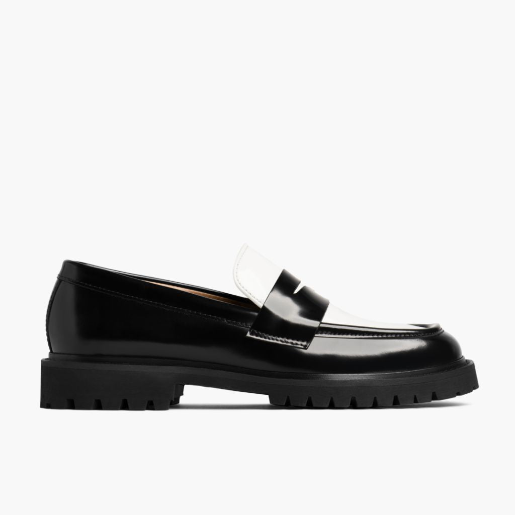 Black Full-Grain leather Loafers - Рантова конструкція Goodyear Welt та носок взуття