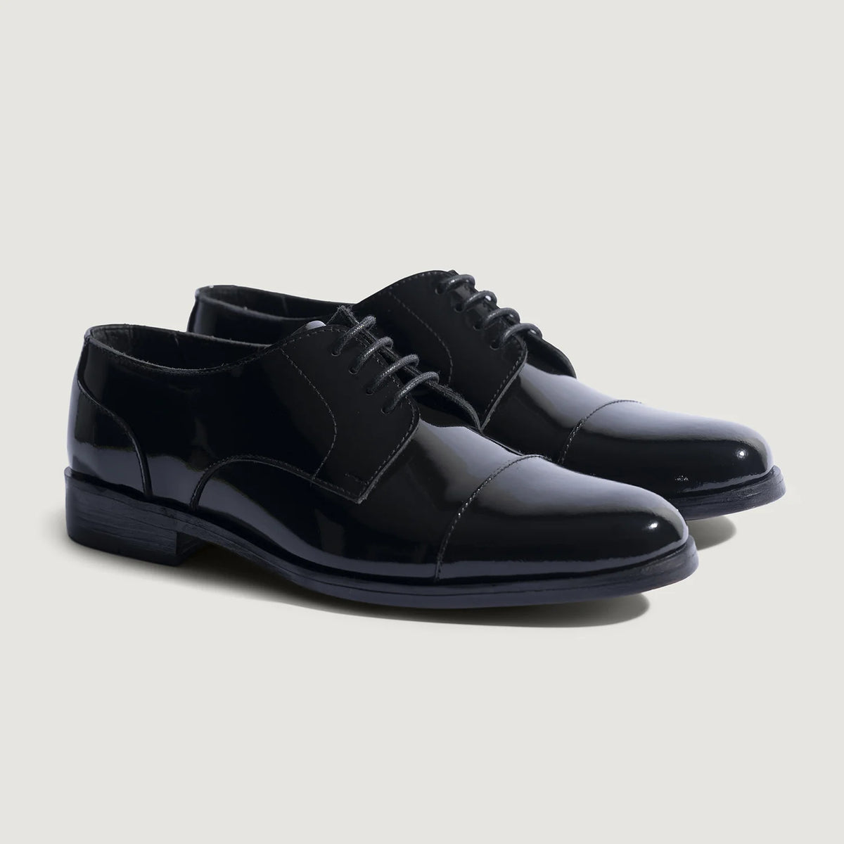 Attorney Derby Чорний Шкіряне взуття для Чоловіків For Men in Patent Black Full-Grain Leather - Вигляд збоку | Купити в офіційному онлайн-магазині