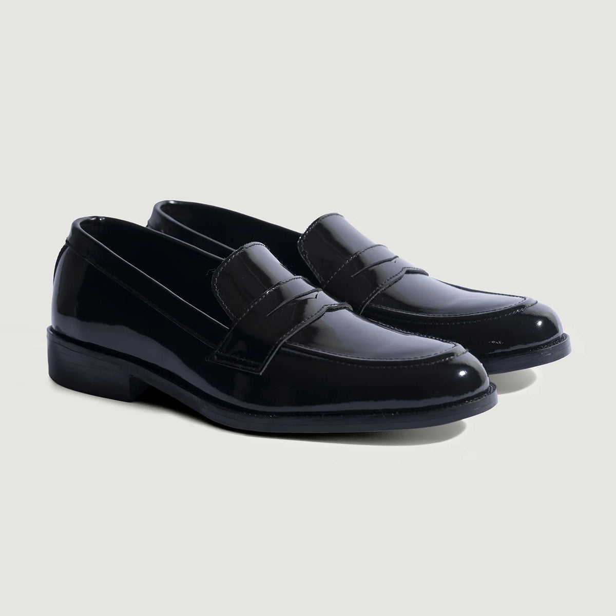 Baxton Чорний Patent Шкіряні лофери для Чоловіків For Men in Patent Black Full-Grain Leather - Вигляд збоку | Купити в офіційному онлайн-магазині