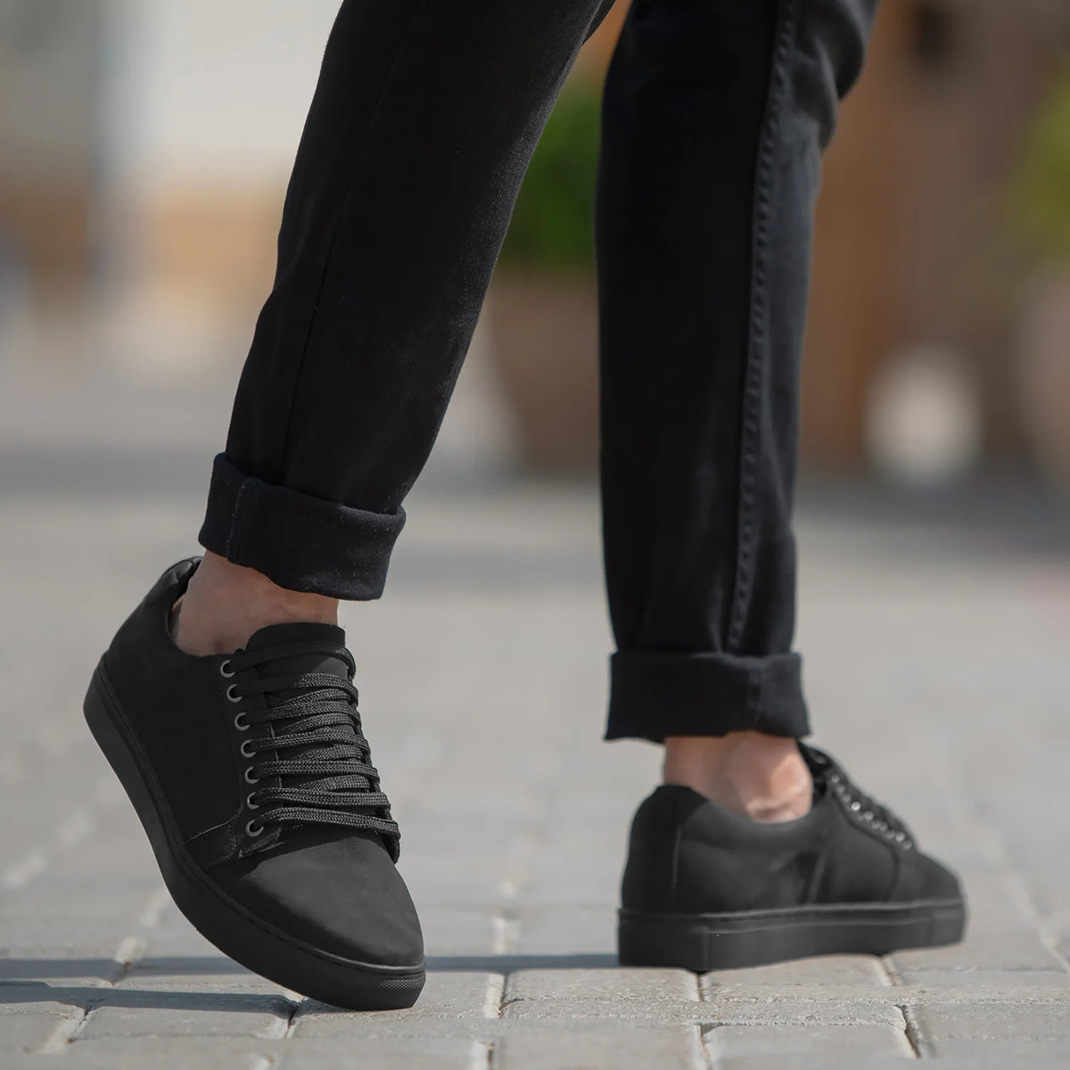 Black Full-Grain leather Sneakers - Рантова конструкція Goodyear Welt та носок взуття