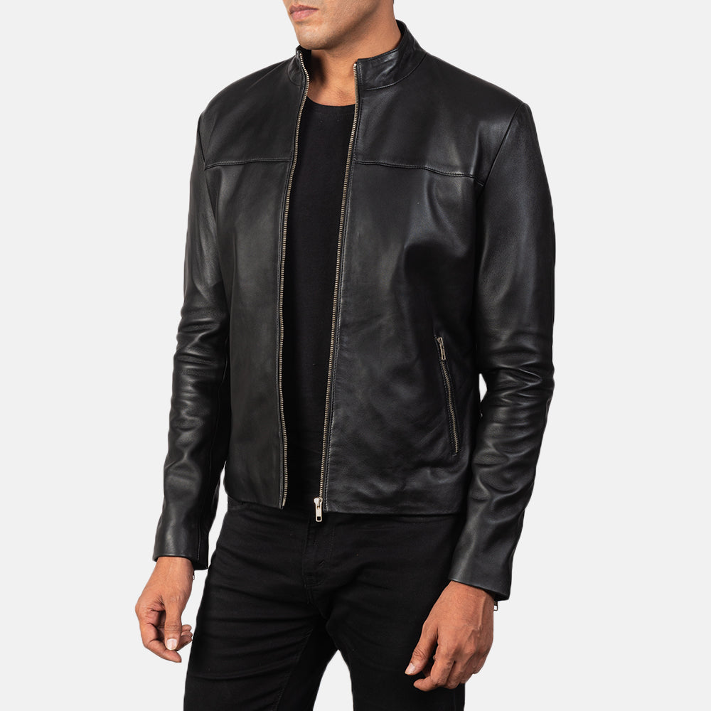 
Black Sheepskin Leather Biker Jacket - Вигляд ззаду з ідеальною посадкою по плечах та рівним подолом