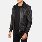 
Black Sheepskin Leather Bomber Jacket - Вигляд ззаду з ідеальною посадкою по плечах та рівним подолом