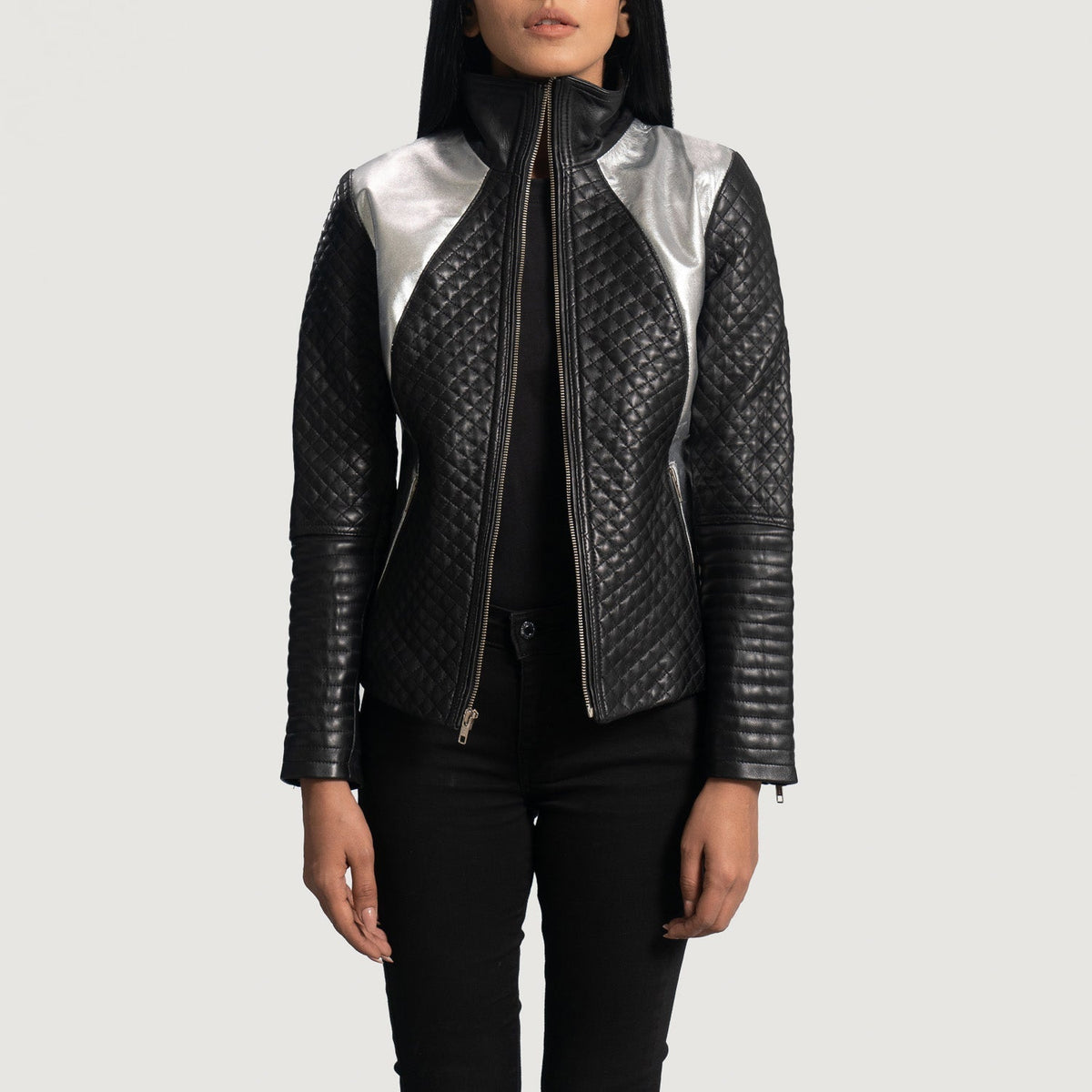 
Alia Metallic Чорний Шкіряна косуха для Жінок in Black Sheepskin Leather - Вигляд спереду та приталений силует | Купити в офіційному онлайн-магазині