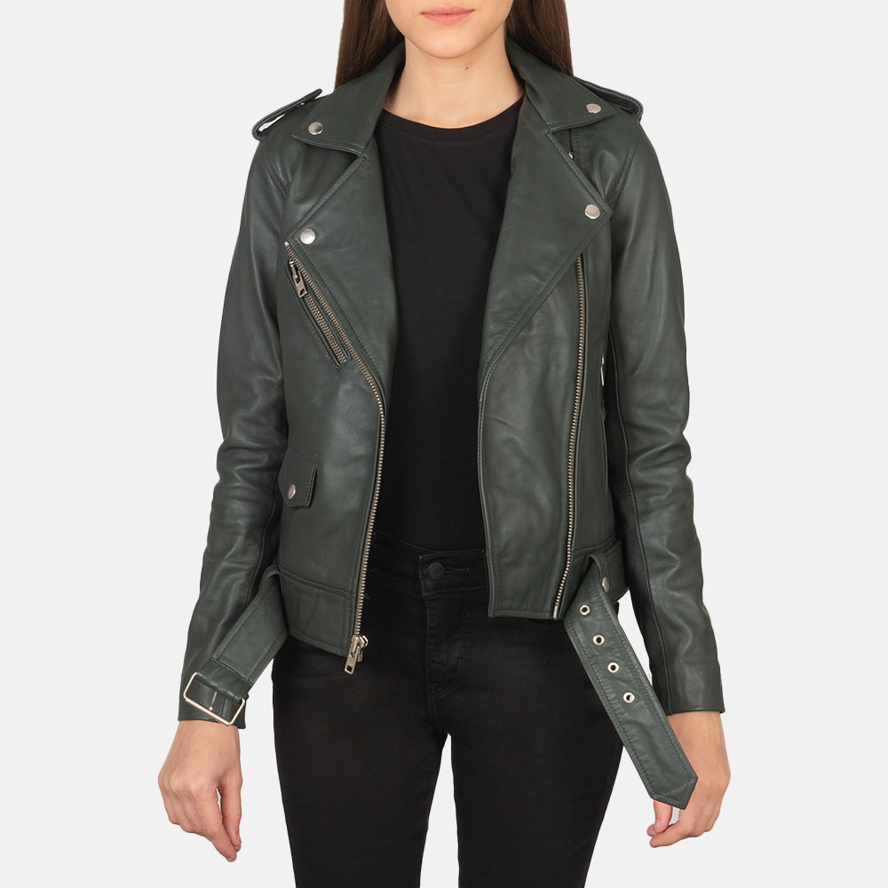 
Alison Оливковий Шкіряна косуха для Жінок in Green Sheepskin Leather - Вигляд спереду та приталений силует | Купити в офіційному онлайн-магазині