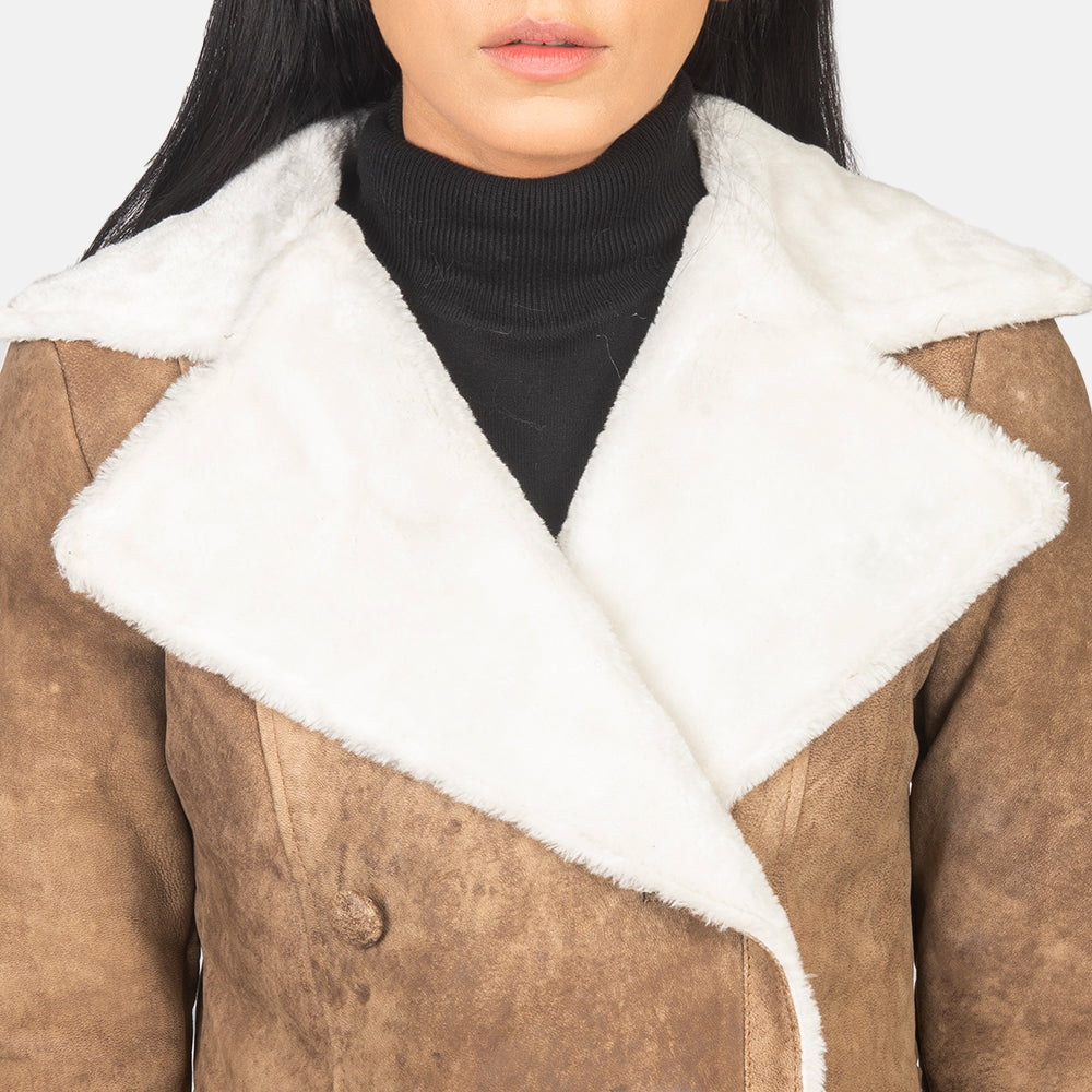 
Вигляд підкладки Showing Fully Faux Fur Lined & Дві функціональні внутрішні кишені