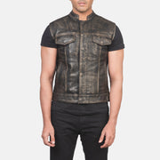 
Крупний план деталей of Band & Zipper with Button Flap Hardware on Atlas Moto Distressed Коричневий Шкіряний жилет для Чоловіків