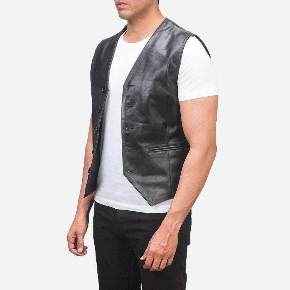 
Black Cowhide leather Vest - Вигляд ззаду з ідеальною посадкою по плечах та рівним подолом