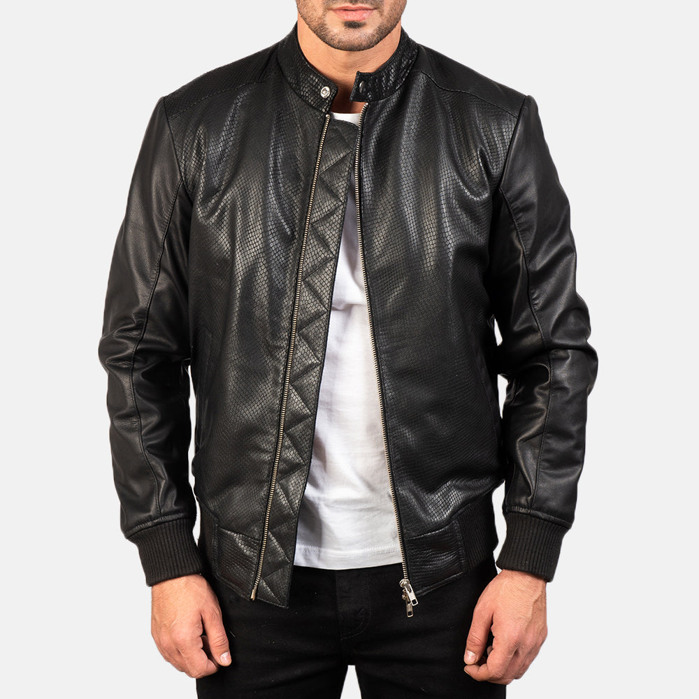 
Avan Black Leather Bomber Jacket in Black Cowhide (Torso) &Amp; Goatskin (Sleeves) Leather - Вигляд спереду та приталений силует | Купити в офіційному онлайн-магазині