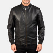 
Крупний план деталей of Band with Snap Button & Zipper with Dual Puller Hardware on Avan Black Leather Bomber Jacket