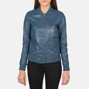 
Крупний план деталей of Varsity - Rib Knit & Zipper with Wind Flap Hardware on Bliss Синій Шкіряний бомбер для Жінок