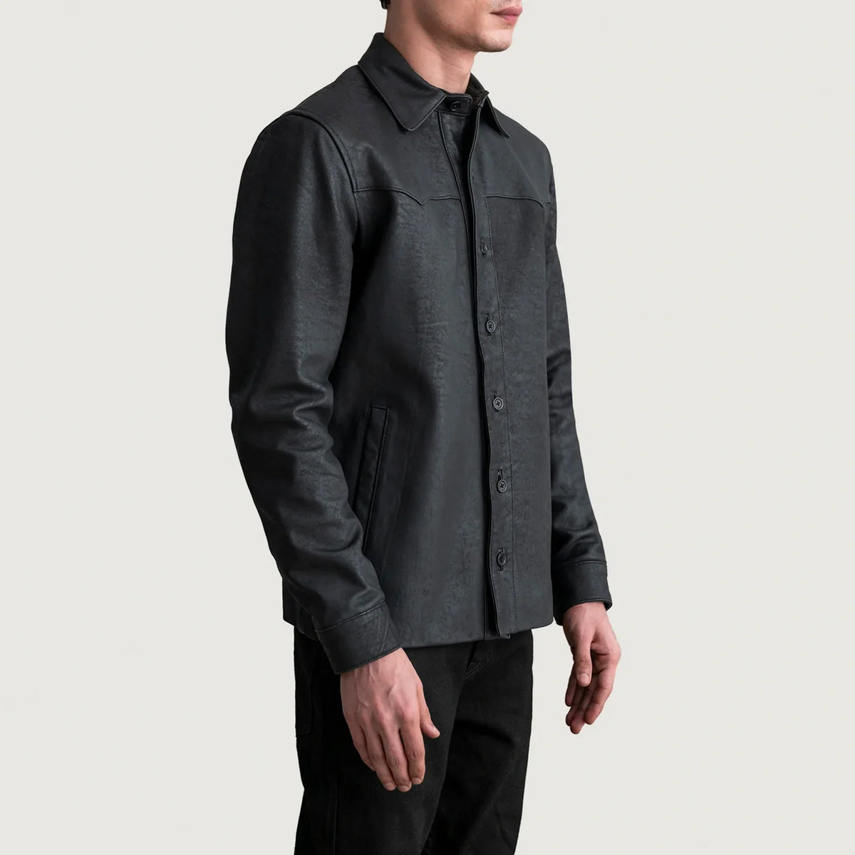 
Bronco Tumbled Чорний Leather Shirt для Чоловіків - Вигляд ззаду з ідеальною посадкою по плечах та рівним подолом