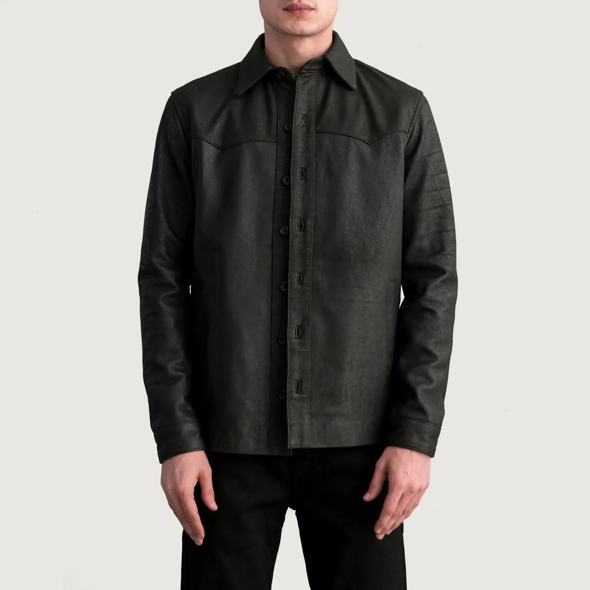 
Bronco Tumbled Коричневий Leather Shirt для Чоловіків in Tumbled Brown Sheepskin Leather - Вигляд спереду та приталений силует | Купити в офіційному онлайн-магазині