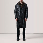 
Black Sheepskin Leather Aviator Jacket - Вигляд ззаду з ідеальною посадкою по плечах та рівним подолом