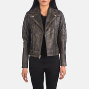 
Carolyn Quilted Distressed Brown Biker Jacket in Distressed Brown Goatskin Leather - Вигляд спереду та приталений силует | Купити в офіційному онлайн-магазині