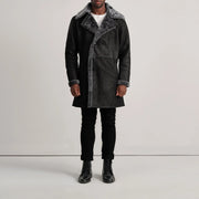 
Charles Brown Suede Leather Shearling Double-Breasted Coat - Вигляд збоку з ергономічним кроєм рукава