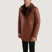 
Cinnamon Коричневий Leather Fur Шкіряне пальто для Чоловіків - Вигляд ззаду з ідеальною посадкою по плечах та рівним подолом