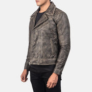 
Як виглядає на людині:  Danny Quilted Brown Leather Biker Jacket на моделі — природне спадання при денному світлі