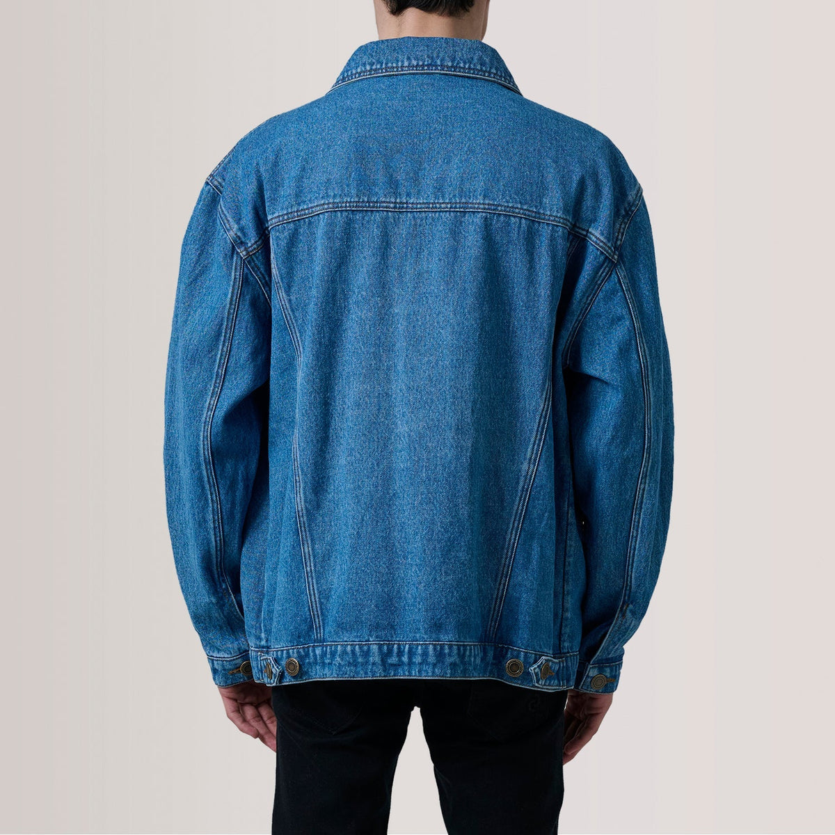 
Крупний план деталей of Classic Collar & Heavy-Duty Zipper Hardware on Eddie Dark Синій Oversized Denim Trucker Шкіряна куртка для Чоловіків For Men