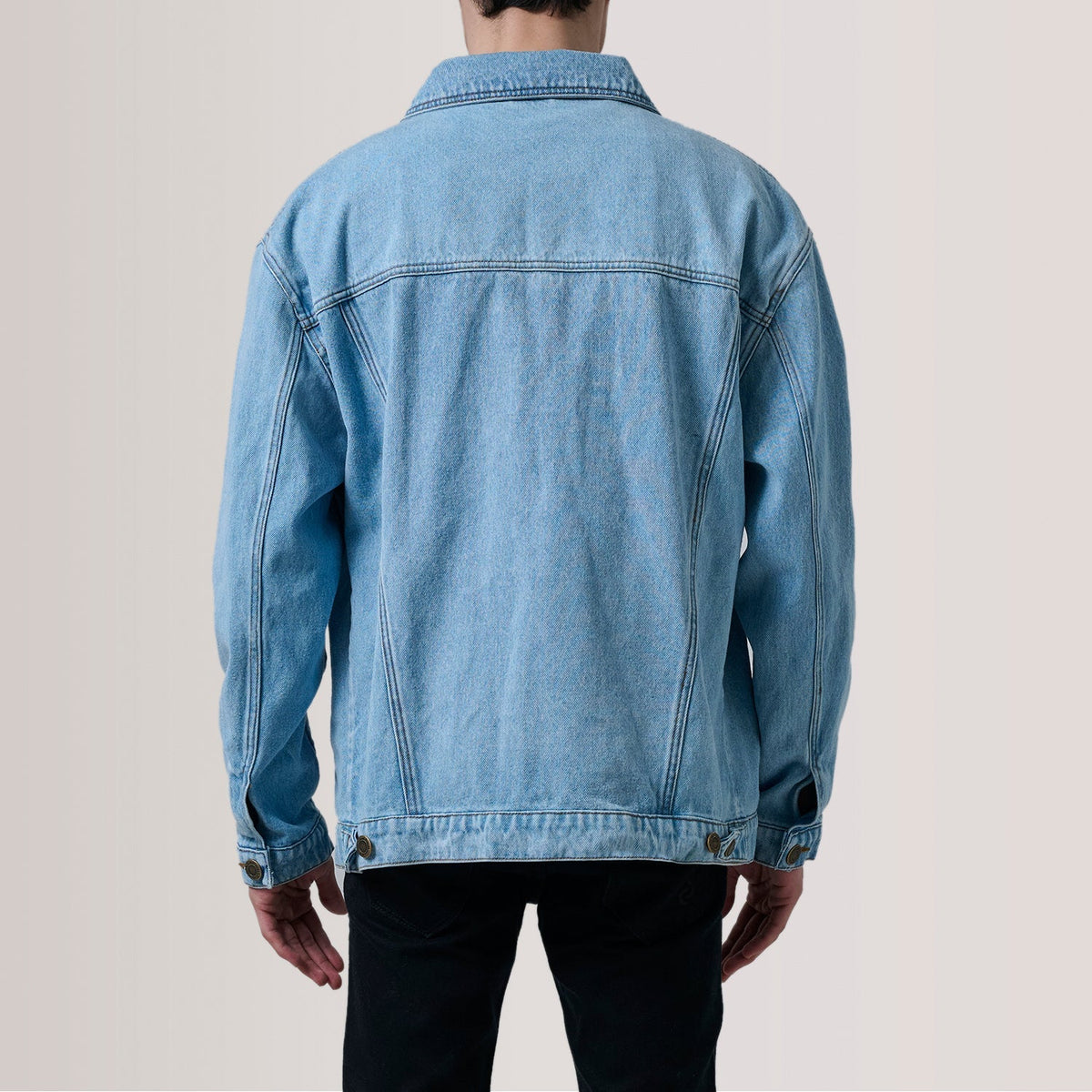 
Крупний план деталей of Classic Collar & Heavy-Duty Zipper Hardware on Eddie Light Синій Oversized Denim Trucker Шкіряна куртка для Чоловіків For Men