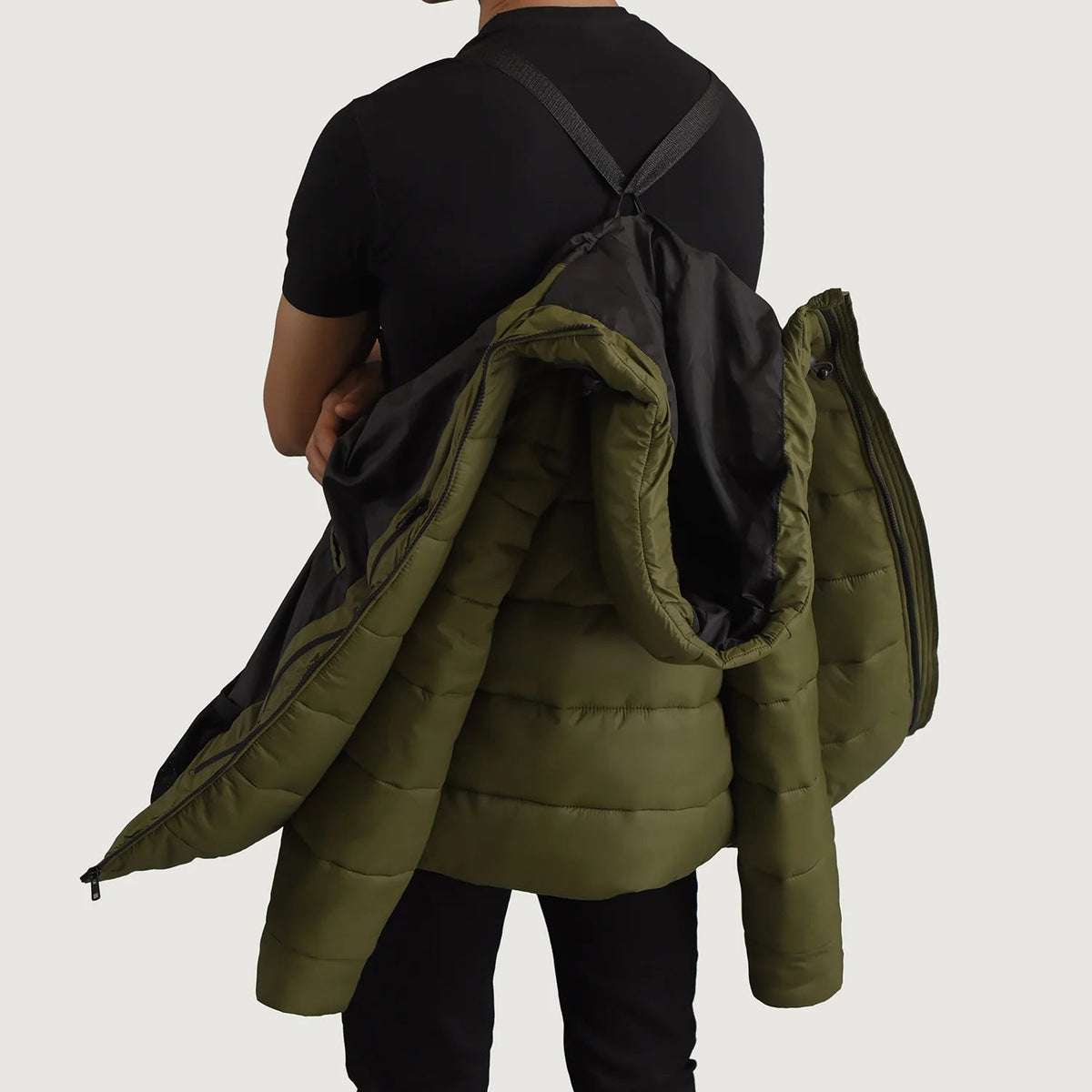 
Крупний план деталей of Classic Collar & Zipper With Wind Flap Hardware on Erico Оливковий Hooded Puffer Шкіряна куртка для Чоловіків