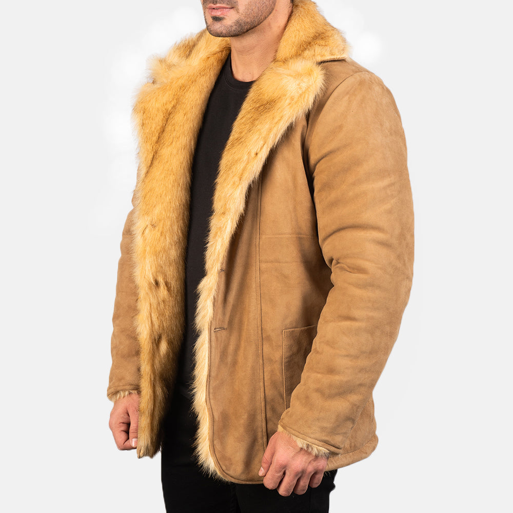 
Крупний план деталей of Notch & Button Hardware on Furlong Beige Leather Coat