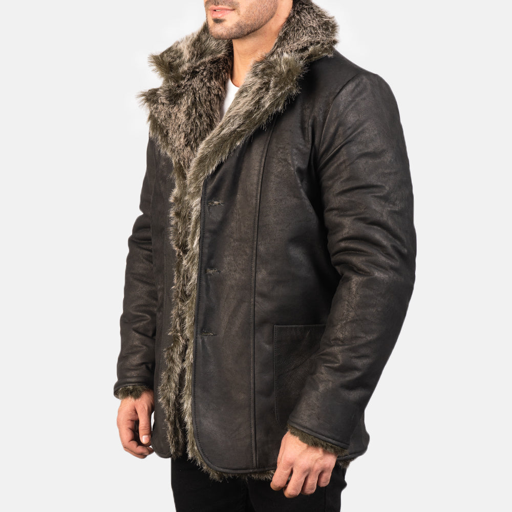 
Як виглядає на людині:  Furlong Beige Leather Coat на моделі — природне спадання при денному світлі