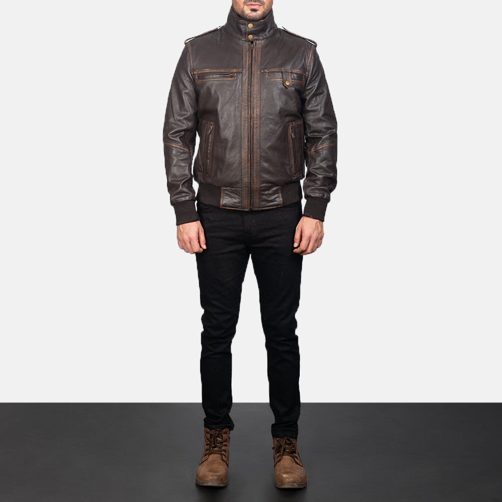 
Street Brown Leather Bomber Jacket - Вигляд збоку з ергономічним кроєм рукава