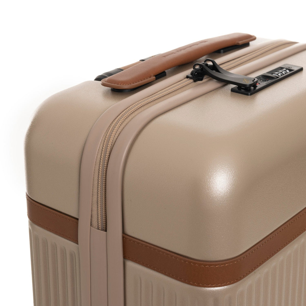 
Як виглядає на людині:  Hand Luggage Suitcase Zuna для Жінок для Жінок на моделі — природне спадання при денному світлі