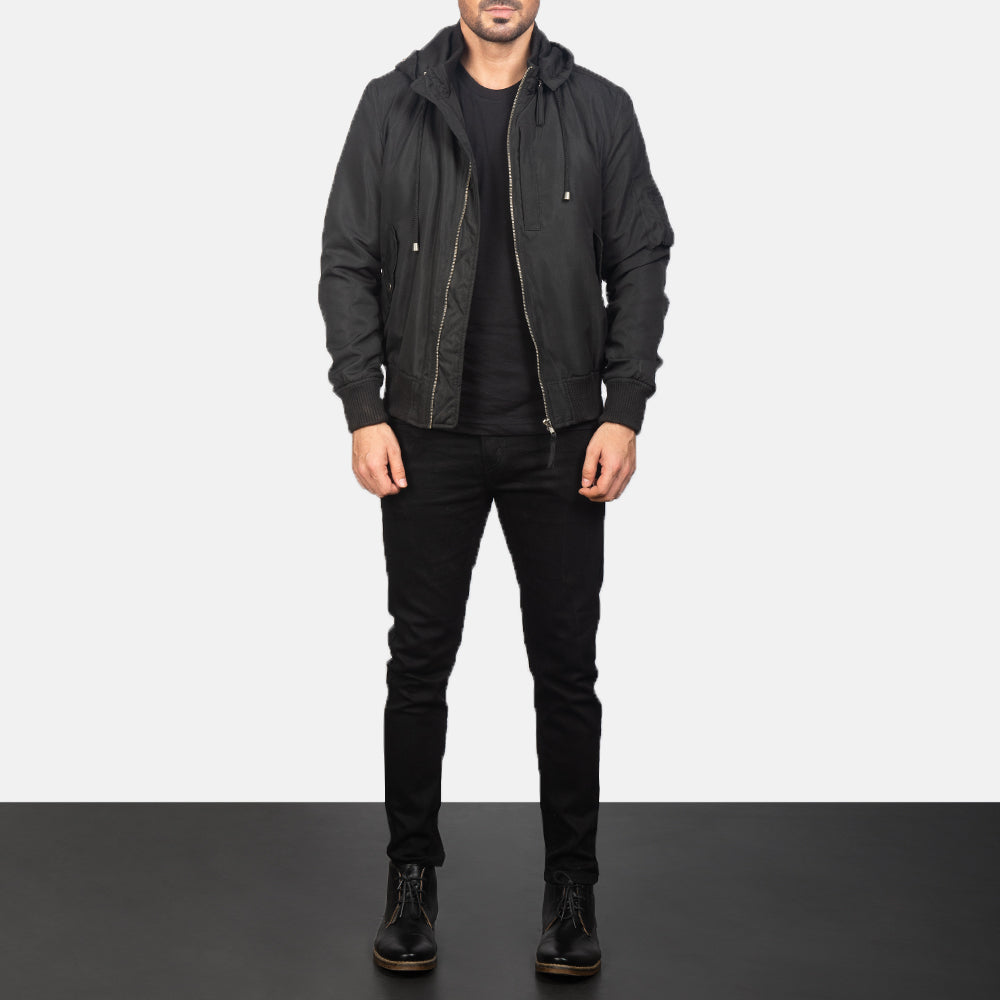 
Hanklin Ma-1 Black Hooded Bomber Jacket - Вигляд збоку з ергономічним кроєм рукава