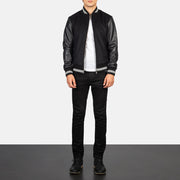 
Крупний план деталей of Knit Rib & zipper Hardware on Harrison Чорний Hybrid Varsity Шкіряна куртка для Чоловіків