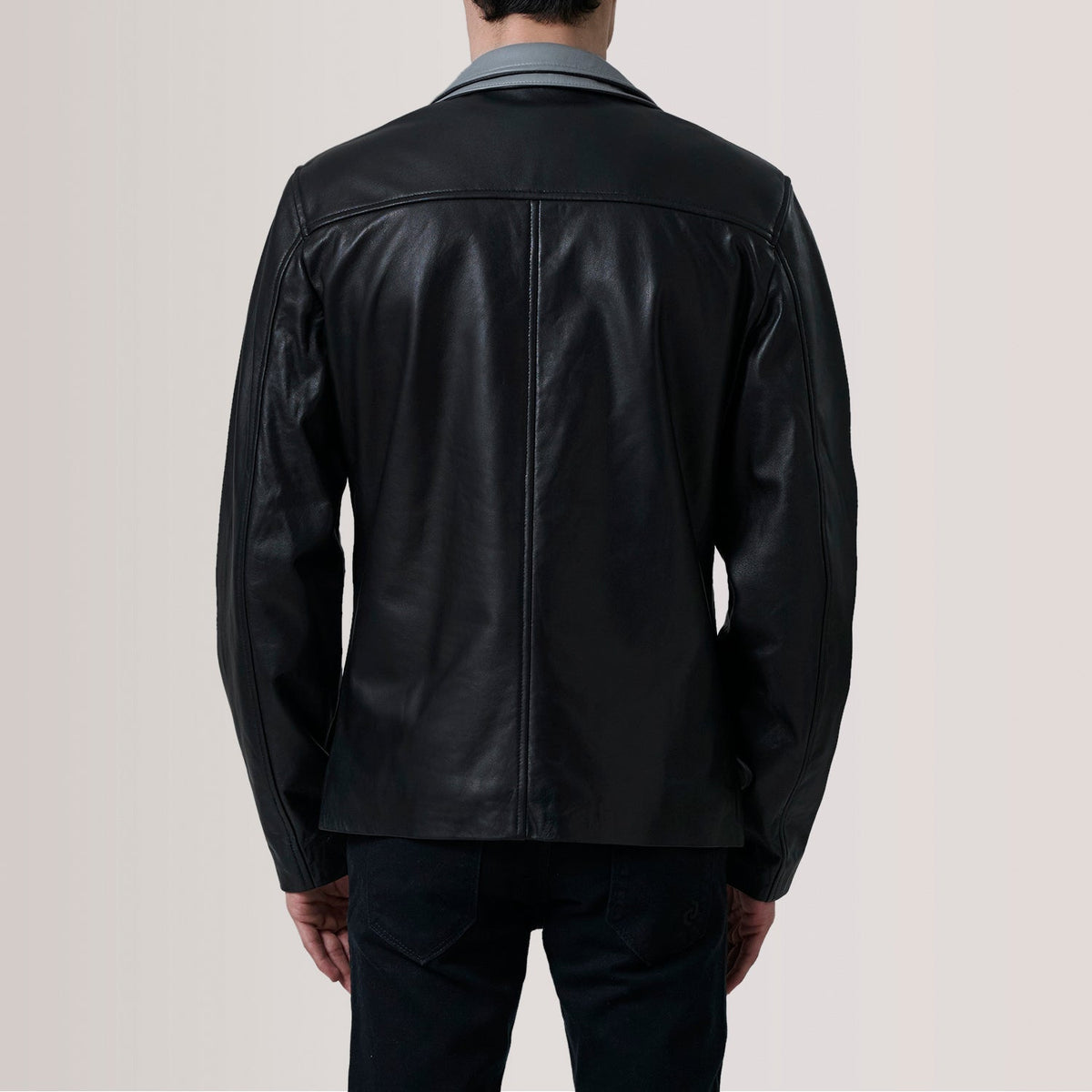 
Крупний план деталей of Band Collar with Snap Button & Zipper with placket Hardware on Henrik Grey Suede Cafe Racer For Men