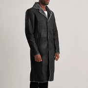 
Distressed Black Sheepskin Snuffed Aviator Jacket - Вигляд ззаду з ідеальною посадкою по плечах та рівним подолом